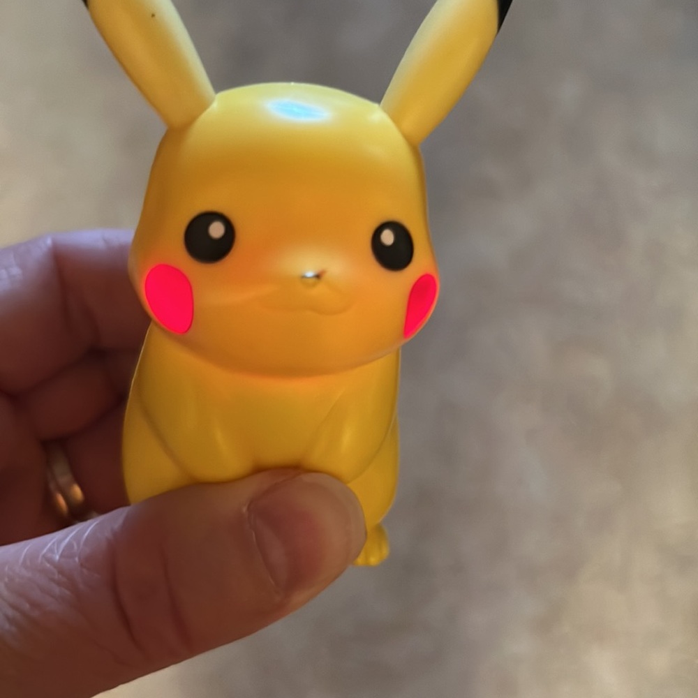 - Pikachu Pokemon McDonald's 2011 Light Up Figure toy